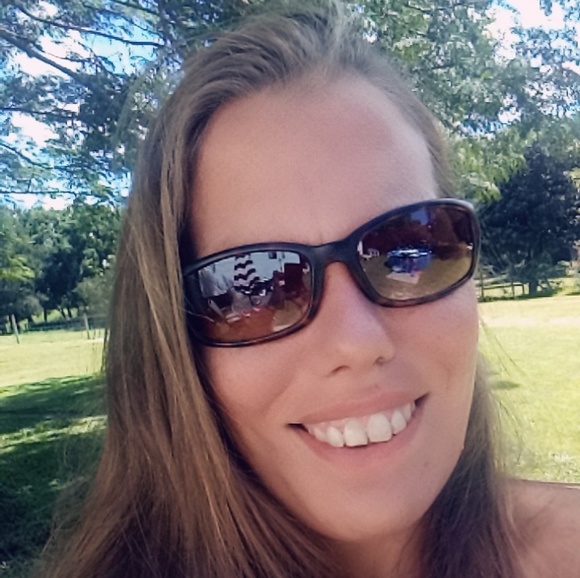 Meet your Posher, Brandy - Picture 1 of 1